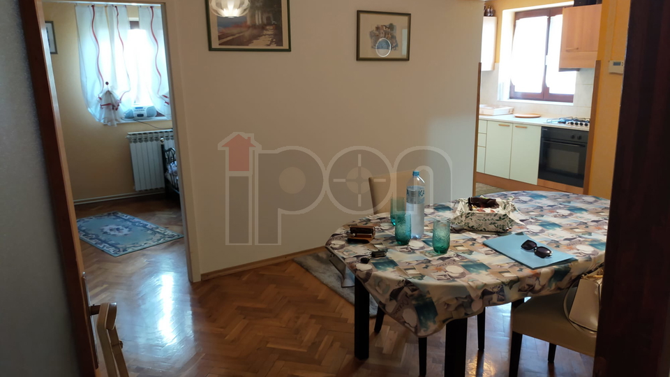 Otok Krk, Baška, Jurandvor -  lijep, komforan apartman sa okućnicom, prodaja, SNIŽENA CIJENA!