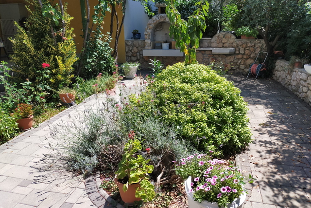 Otok Krk, Baška, Jurandvor -  lijep, komforan apartman sa okućnicom, prodaja, SNIŽENA CIJENA!