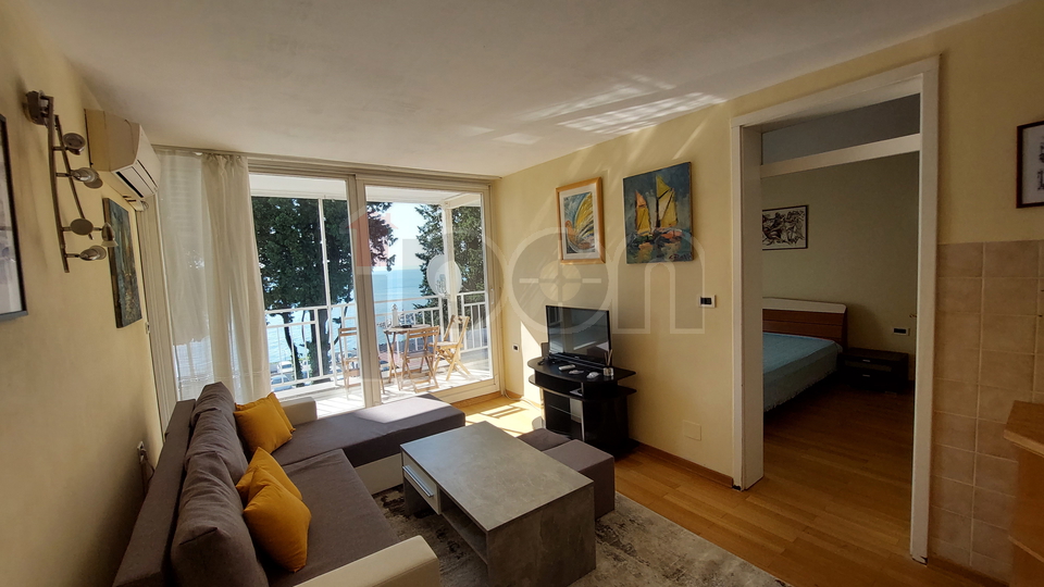 Ičići, lijepi apartman u neposrednoj blizini javne plaže i šetnice, iznajmljujemo!