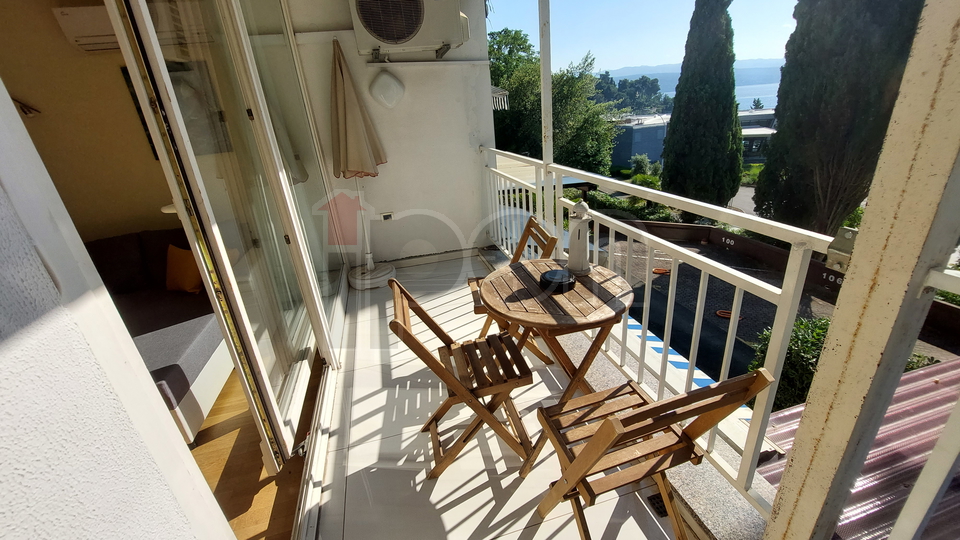 Ičići, lijepi apartman u neposrednoj blizini javne plaže i šetnice, iznajmljujemo!