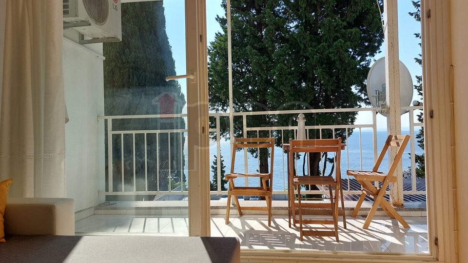 Ičići, lijepi apartman u neposrednoj blizini javne plaže i šetnice, iznajmljujemo!