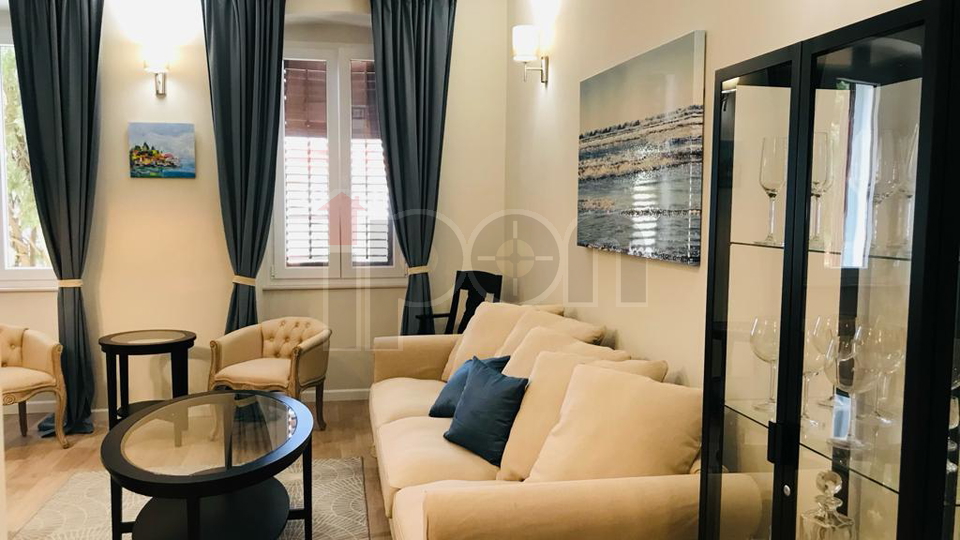 Bulevard, novouređeni, luksuzni stan, u najamninu uključene režije