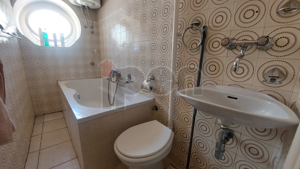 Rijeka&comma; Pe&cacute;ine&comma; jednosobni stan na dobroj lokaciji&comma; iznajmljujemo studentima&excl;