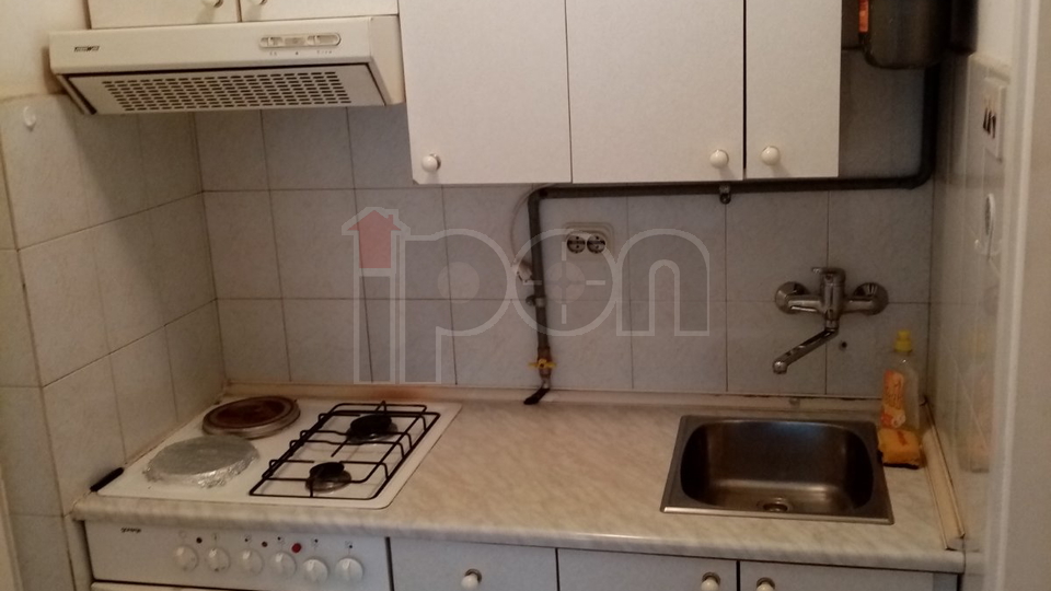 Zamet, garsonjera na dobroj lokaciji