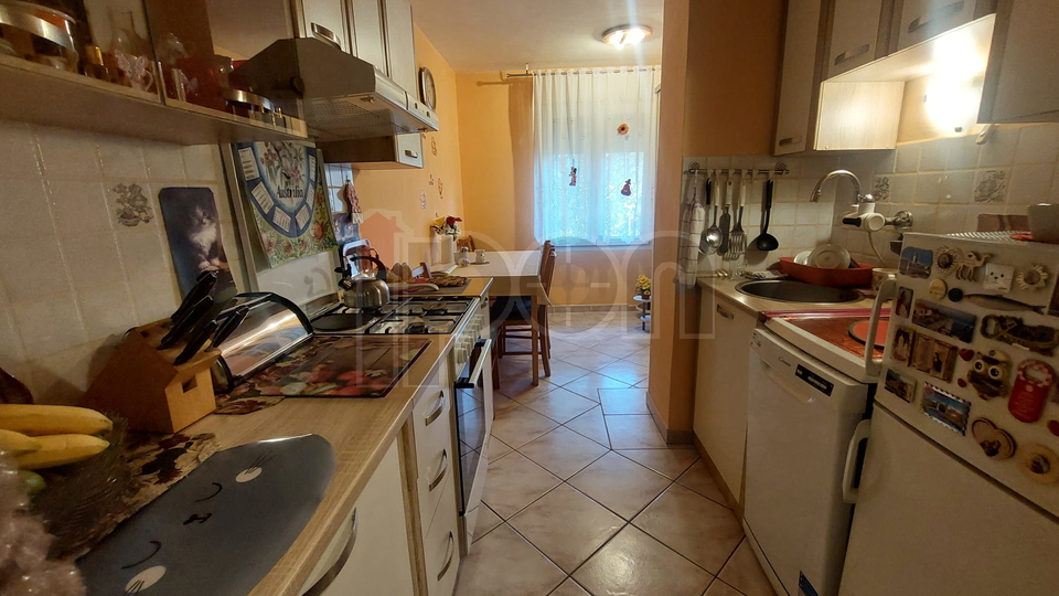 Rijeka, Podmurvice,  stan 1S+DB, niži kat, pogodan za starije i teže pokretne osobe!
