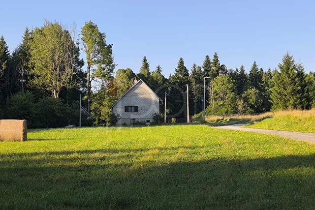 Ravna Gora, goranska kuća sa velikom okućnicom, krasno prirodno okruženje!
