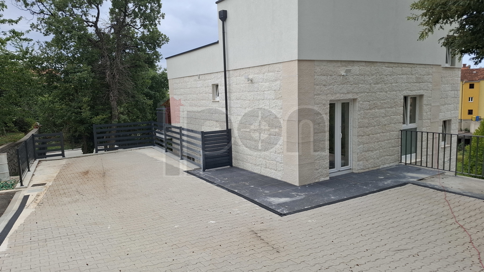 Srdoči , novi 2s+db sa velikim balkonom