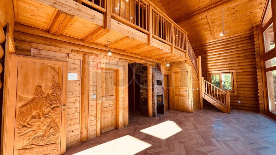 Fu&zcaron;ine&comma; atraktivna nova drvena ku&cacute;a