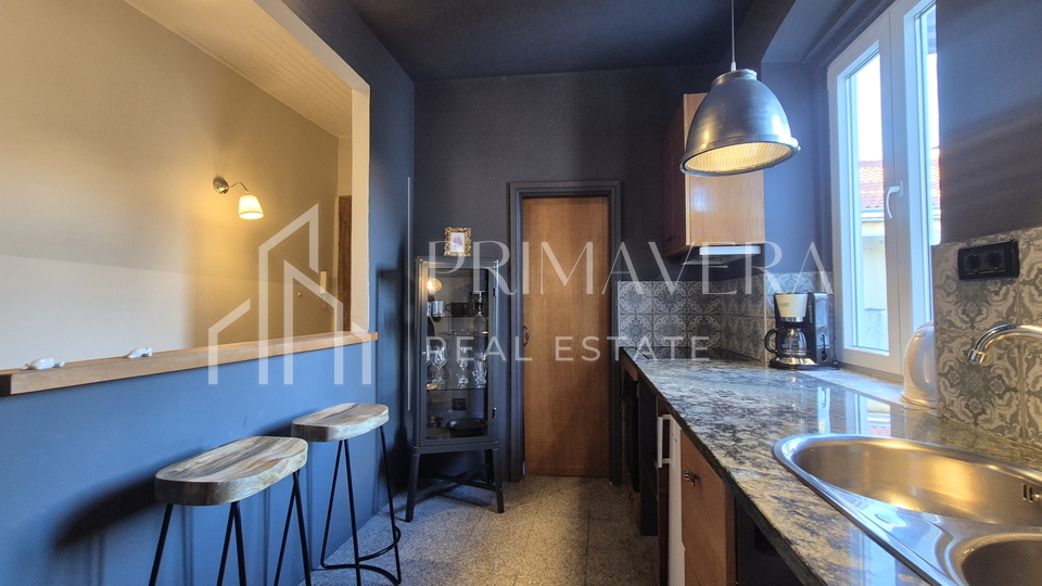 Poluotok, a charming two bedroom apartment, completely furnished, 67 m2