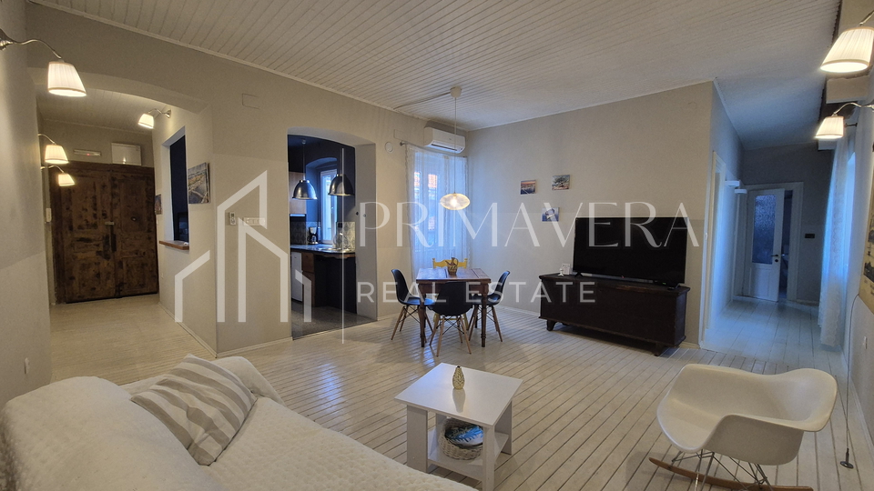 Poluotok, a charming two bedroom apartment, completely furnished, 67 m2