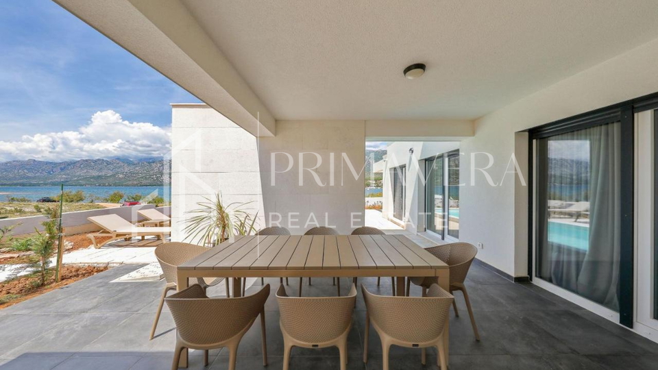 Rovanjska, a beautiful new villa first row to the sea