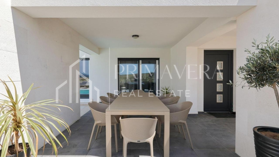 Rovanjska, a beautiful new villa first row to the sea