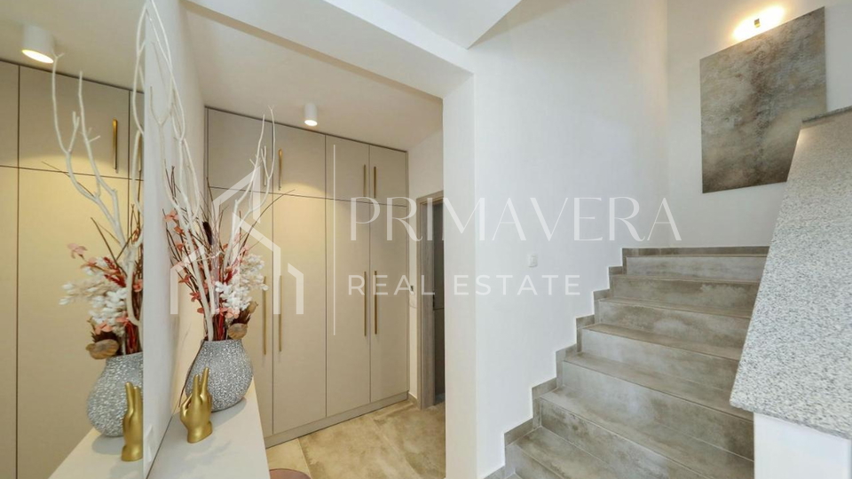 Rovanjska, a beautiful new villa first row to the sea