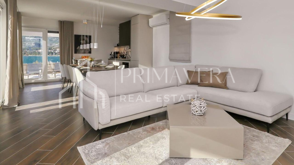 Rovanjska, a beautiful new villa first row to the sea