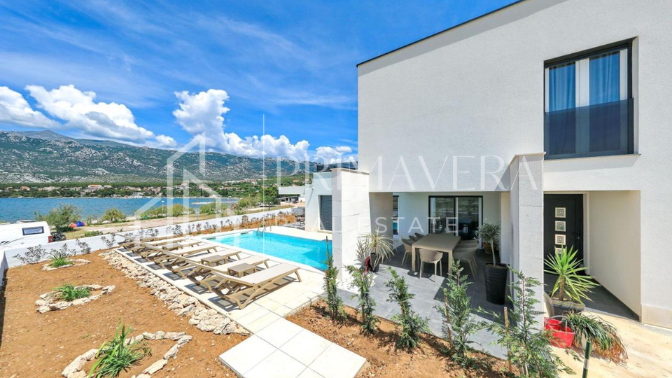 Rovanjska, a beautiful new villa first row to the sea