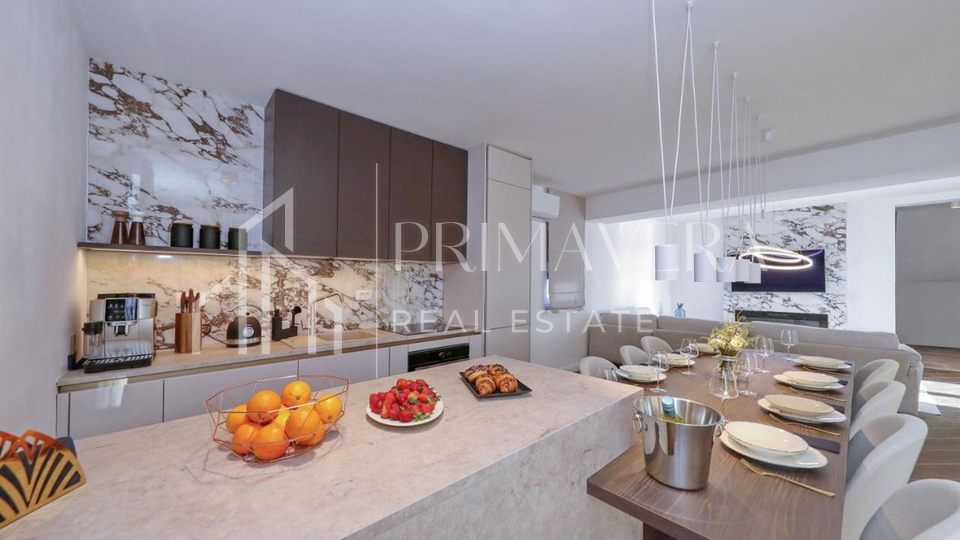 Rovanjska, a beautiful new villa first row to the sea