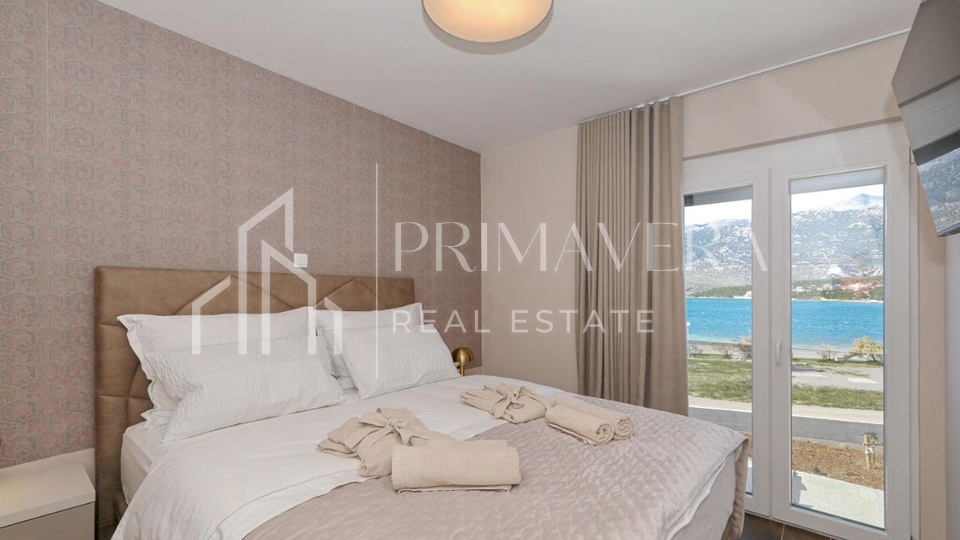 Rovanjska, a beautiful new villa first row to the sea