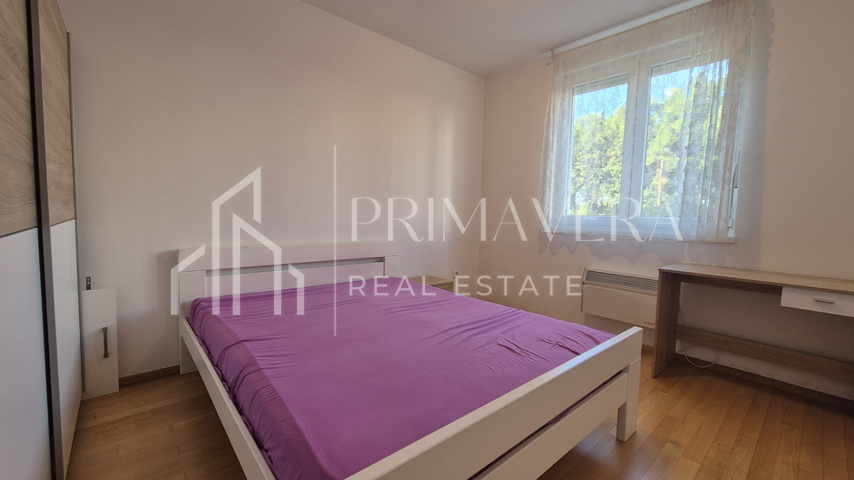 Višnjik, a two bedroom apartment, new building, completely furnished!