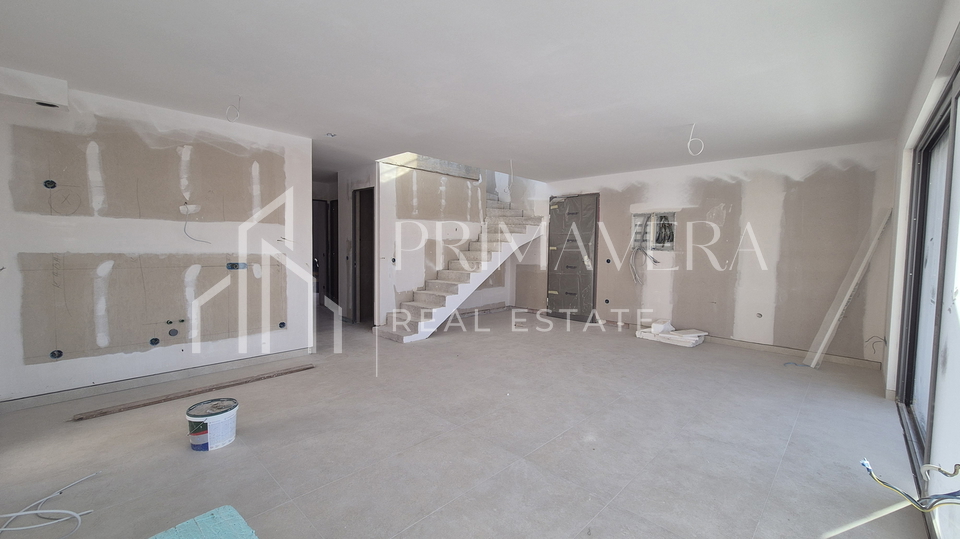 Zadar&sol;Diklo&comma; novogradnja&comma; luksuzan penthouse s krovnom terasom&comma; S6