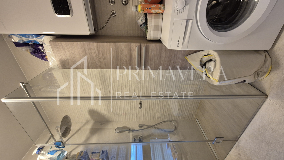 Sv. Filip i Jakov, a comfortable two bedroom apartment with a beautiful sea view