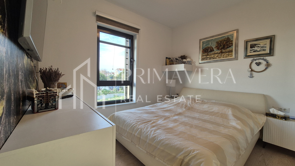 Sv. Filip i Jakov, a comfortable two bedroom apartment with a beautiful sea view