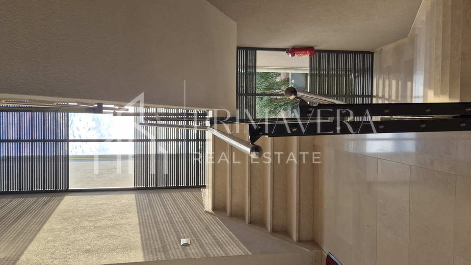 Sv. Filip i Jakov, a comfortable two bedroom apartment with a beautiful sea view