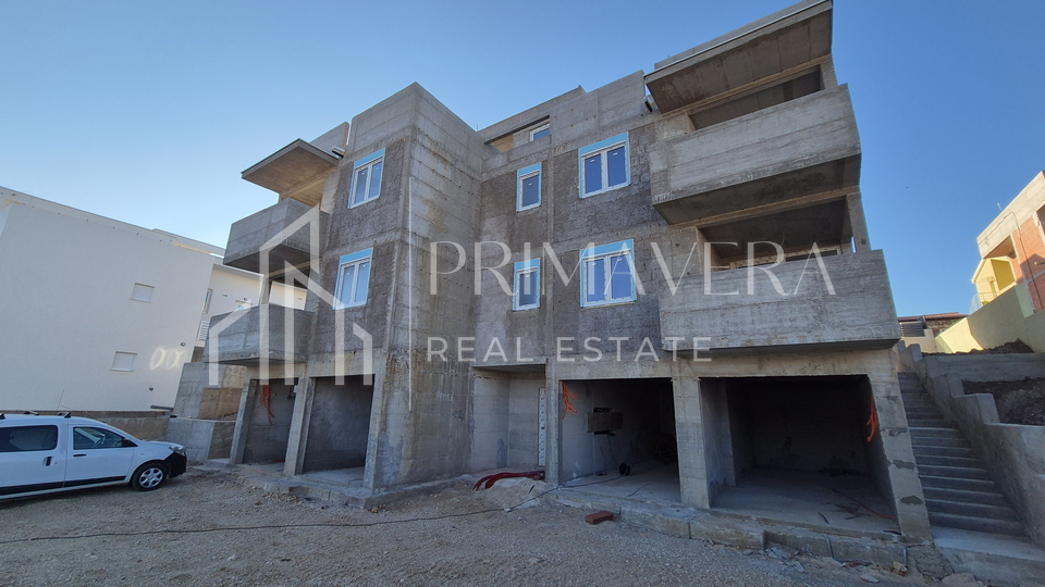 Ražanac, novogradnja, 70 m od mora, stan S1, vrt, pogled na more