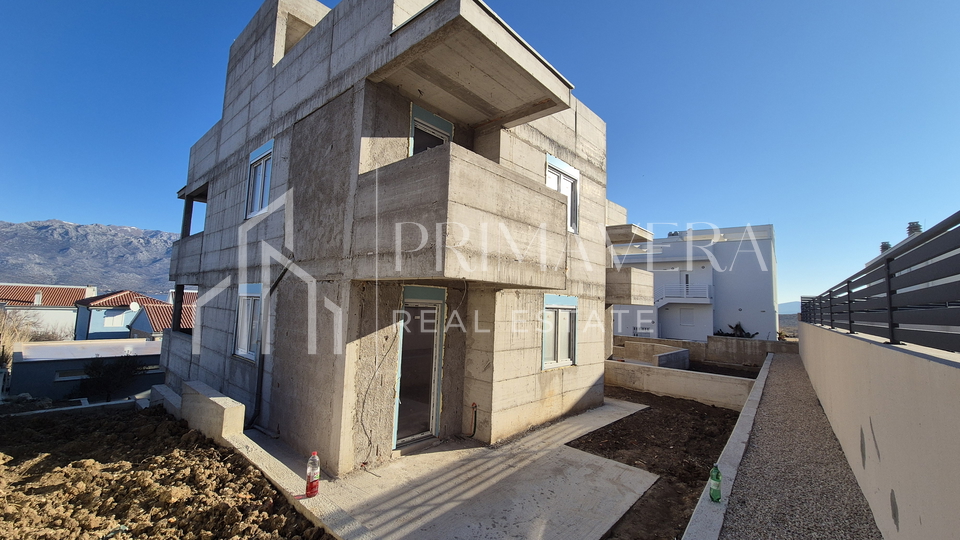 Ražanac, novogradnja, 70 m od mora, stan S1, vrt, pogled na more