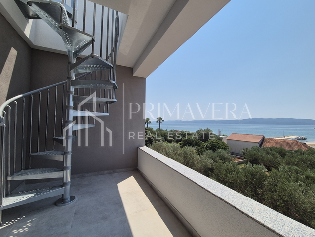 Sukošan, new building, a three bedroom penthouse with a roof terrace, 100 m from the sea