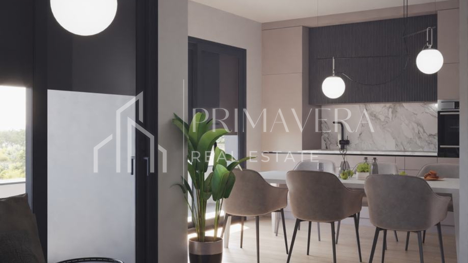 Sukošan, novogradnja, trosobni penthouse s krovnom terasom, 100 m od mora