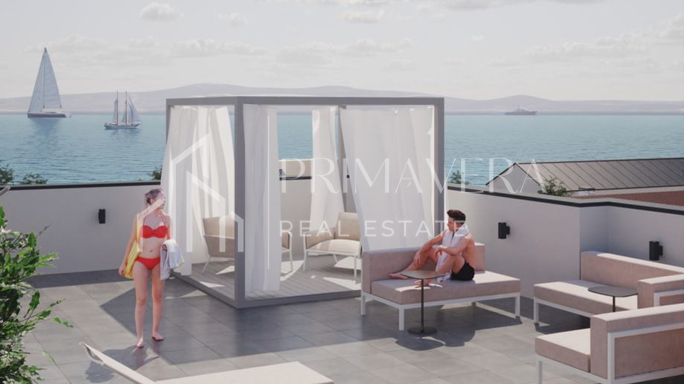 Sukošan, novogradnja, trosobni penthouse s krovnom terasom, 100 m od mora