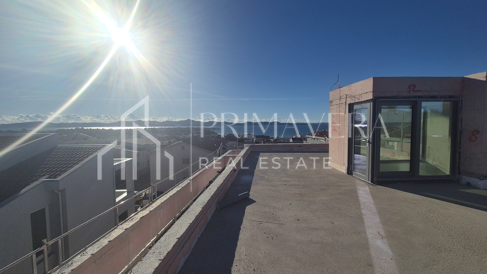 Zadar&sol;Diklo&comma; novogradnja&comma; luksuzan penthouse s krovnom terasom&comma; S6