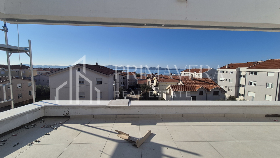 Zadar&sol;Diklo&comma; novogradnja&comma; luksuzan penthouse s krovnom terasom&comma; S6