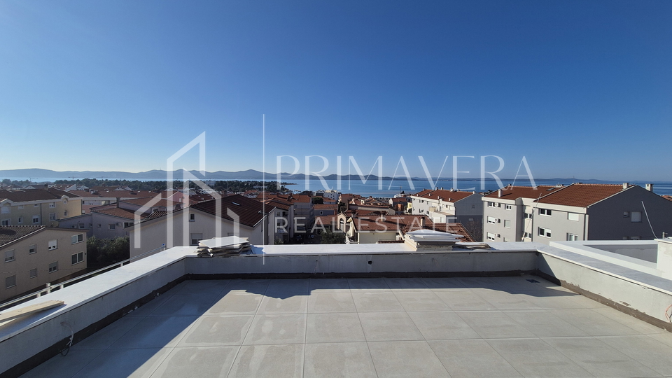 Zadar&sol;Diklo&comma; novogradnja&comma; luksuzan penthouse s krovnom terasom&comma; S6