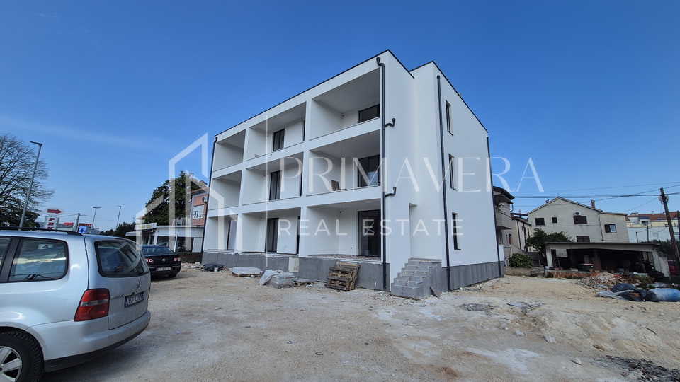 Zadar/Stanovi, excellent city location, a two bedroom apartment with a garden, S1