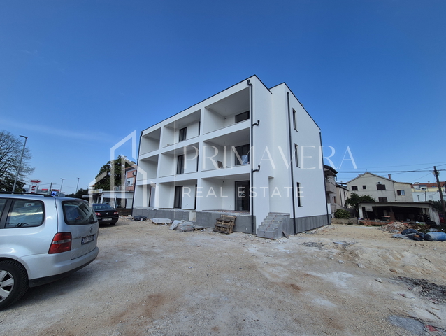 Zadar/Stanovi, excellent city location, a two bedroom apartment with a garden, S1