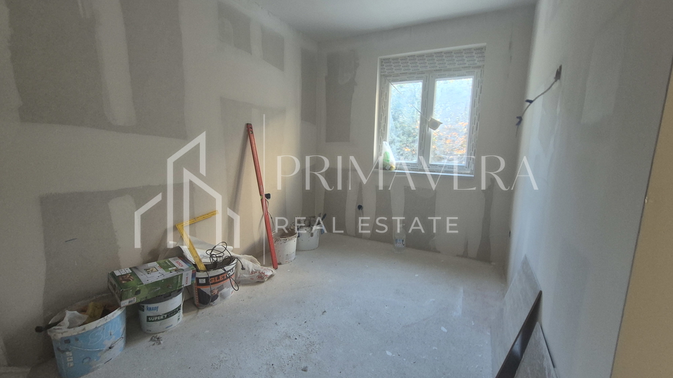 Zadar/Stanovi, excellent city location, a two bedroom apartment with a garden, S1