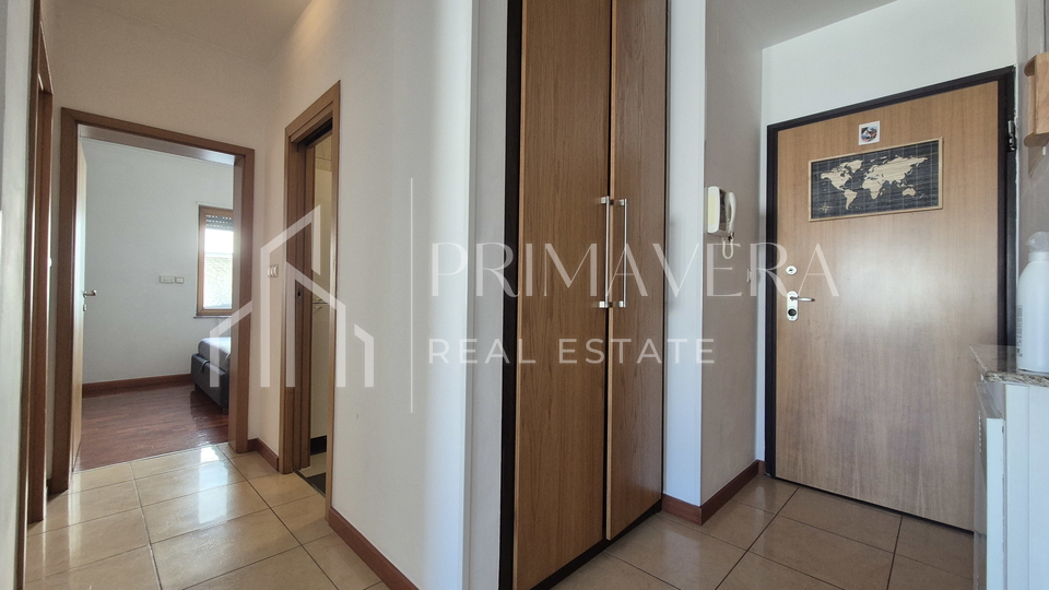 Zadar/Diklovac, dvosobni stan 81 m2, pogled na more