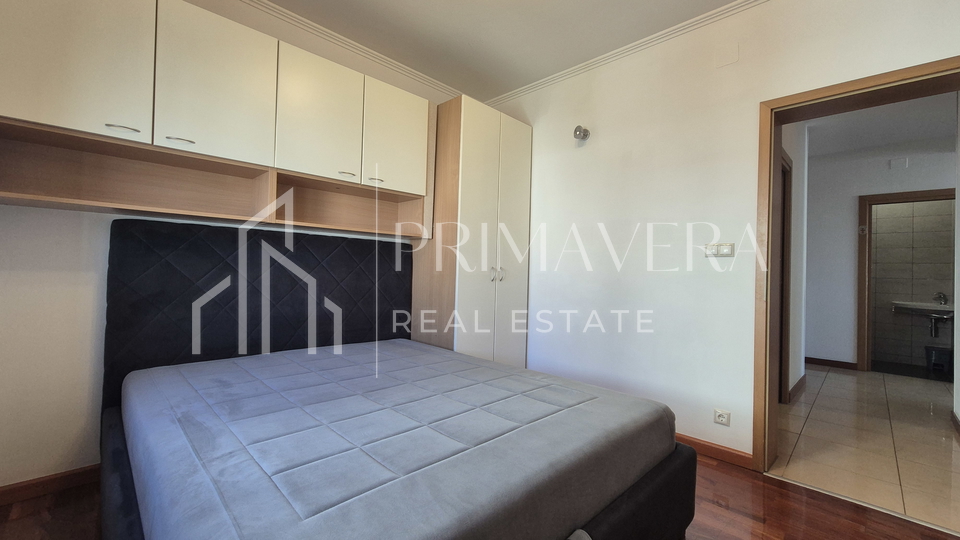 Zadar/Diklovac, dvosobni stan 81 m2, pogled na more