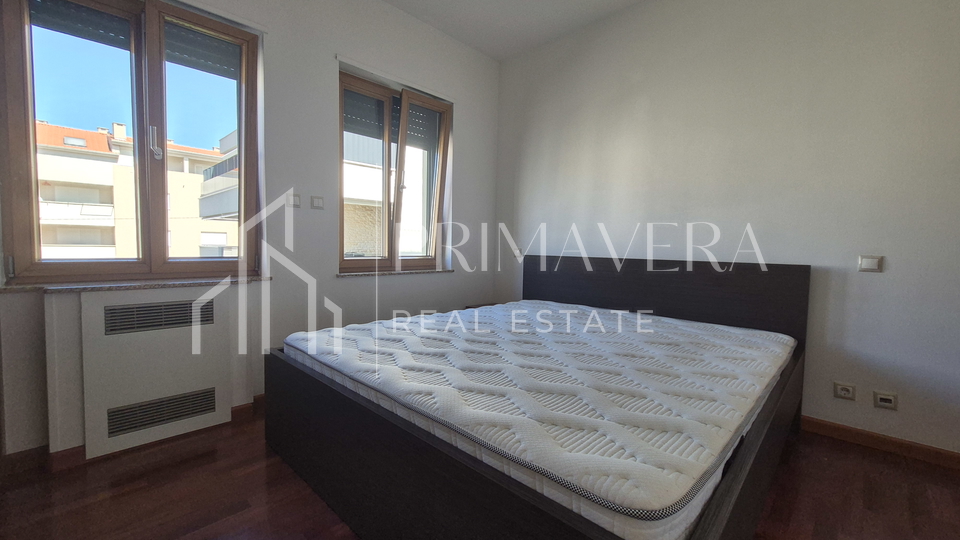 Zadar/Diklovac, dvosobni stan 81 m2, pogled na more