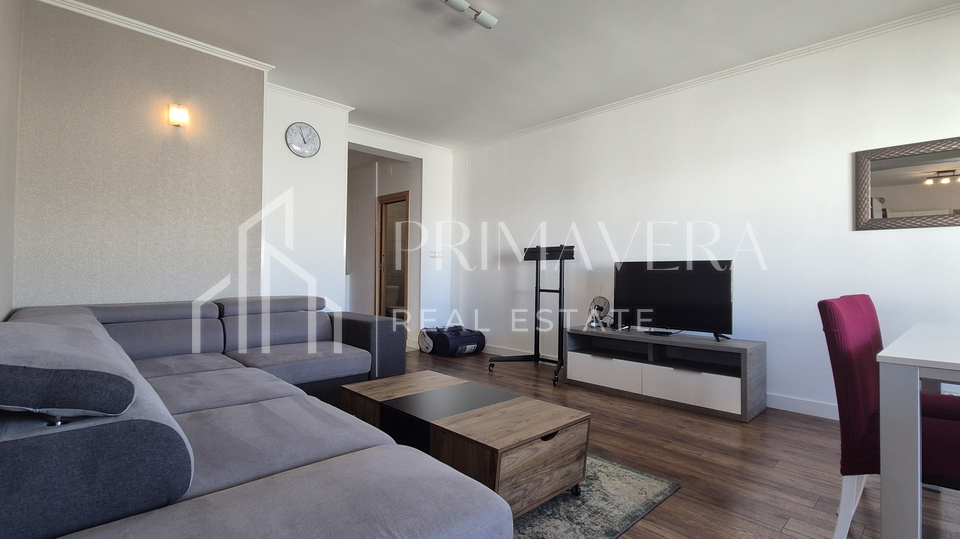 Zadar/Diklovac, dvosobni stan 81 m2, pogled na more