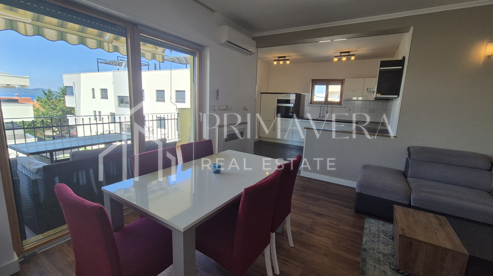 Zadar/Diklovac, dvosobni stan 81 m2, pogled na more