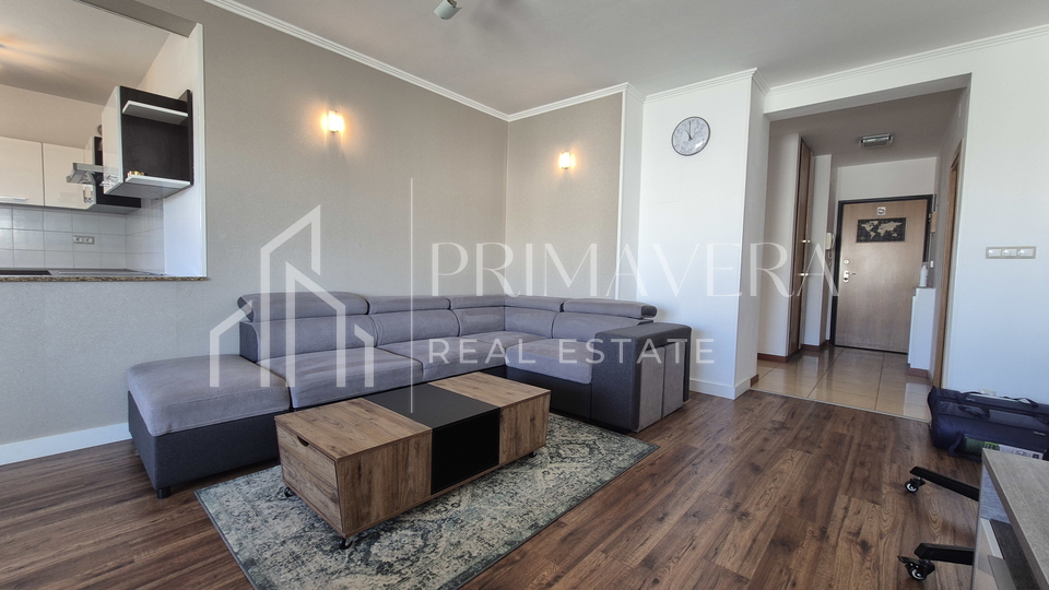 Zadar/Diklovac, dvosobni stan 81 m2, pogled na more