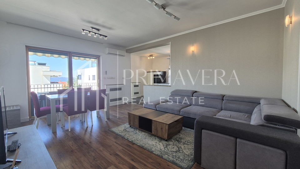 Zadar/Diklovac, dvosobni stan 81 m2, pogled na more