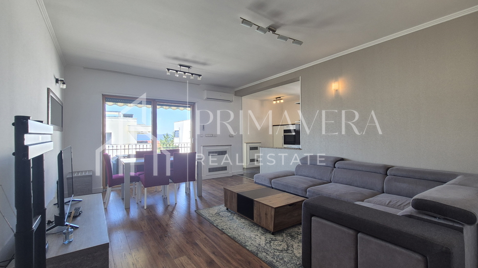 Zadar/Diklovac, dvosobni stan 81 m2, pogled na more