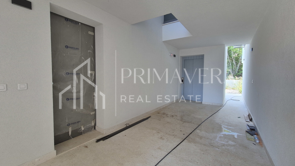 Zadar&sol;Diklo&comma; novogradnja&comma; luksuzan penthouse s krovnom terasom&comma; S6