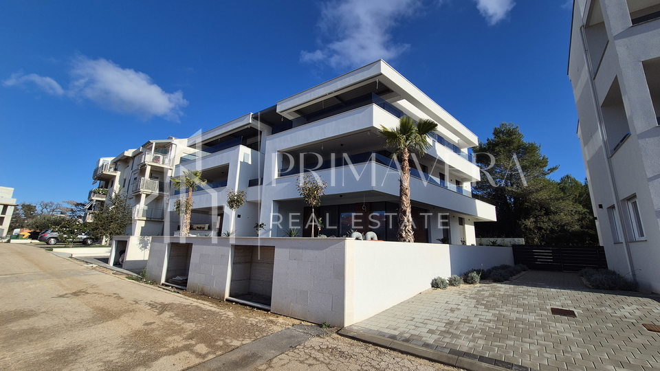 Zadar&sol;Diklo&comma; novogradnja&comma; luksuzan penthouse s krovnom terasom&comma; S6