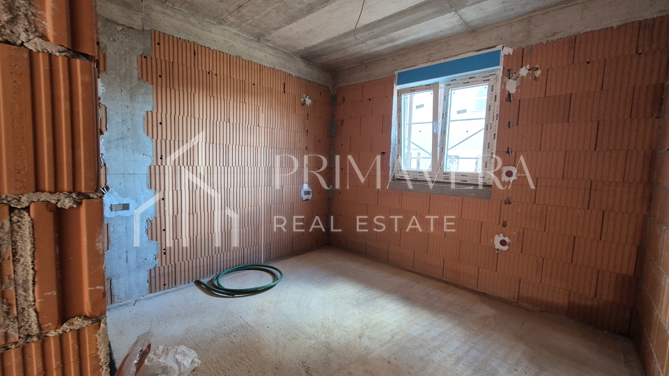 Zadar&sol;Crvene ku&cacute;e&comma; novogradnja&comma; dvosobni stan S2&comma; prizemlje&comma; vrt