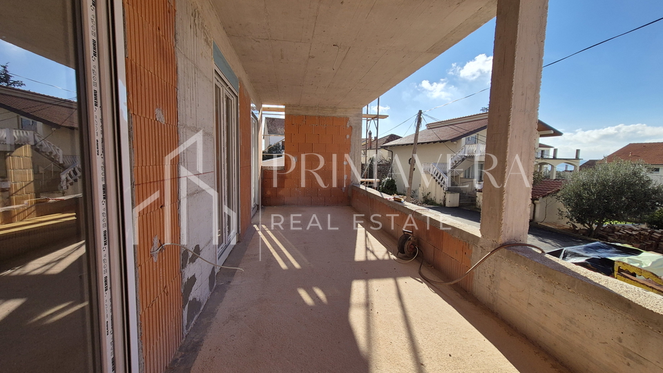 Zadar&sol;Crvene ku&cacute;e&comma; novogradnja&comma; dvosobni stan S2&comma; prizemlje&comma; vrt