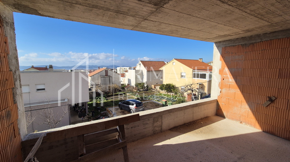 Zadar&sol;Crvene ku&cacute;e&comma; novogradnja&comma; jednosobni stan S3&comma; 1&period;kat&comma; pogled na more